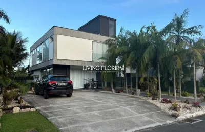 Casa em condomínio fechado com 3 quartos à venda na rodovia aparício ramos cordeiro, 110, campeche, florianópolis por r$ 2.980.000