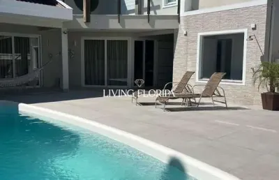 Casa em condomínio fechado com 4 quartos à venda na travessa da liberdade, 211, campeche, florianópolis por r$ 4.990.000