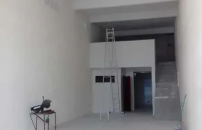 Vende-se loja com 110 mts boqueirão / praia grande . sp  .