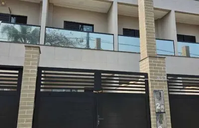 Triplex sobrado 3 dormitórios. maracanã. praia grande sp.