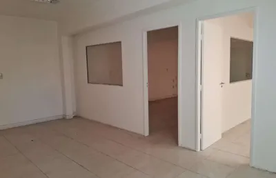 Sala comercial com 8 salas para alugar na avenida amarílio thiago dos santos, centro, lauro de freitas por r$ 7.000