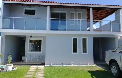 Casa em condomínio fechado com 4 quartos à venda na rodovia ba-099 - estrada do côco, arembepe (abrantes), camaçari, 190 m2 por r$ 690.000