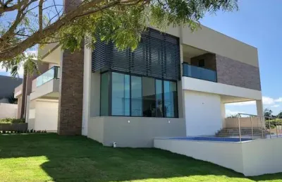 Casa no alphaville 2 com 4 suítes, sala de estar e jantar  e piscina