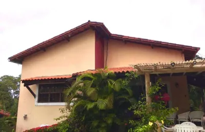Casa com 5 quartos à venda na avenida santos dumont, estrada do coco, lauro de freitas por r$ 900.000