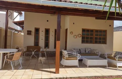 Casa em condomínio fechado com 3 quartos à venda na rua das petunias, 30, abrantes, camaçari por r$ 630.000
