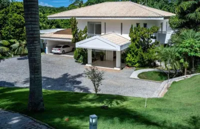 Casa em condomínio fechado com 5 quartos à venda na avenida santos dumont, 6277, estrada do coco, lauro de freitas por r$ 4.000.000