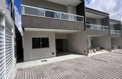 Casas composta por 4/4 com 3 suítes em pitangueiras!