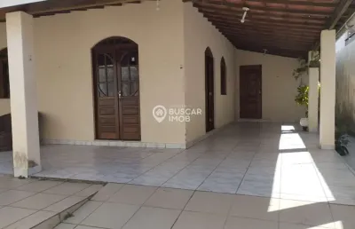 Casa com 3 quartos à venda na rua aquilies ferreira, 78, jardim do jockey, lauro de freitas, 140 m2 por r$ 650.000