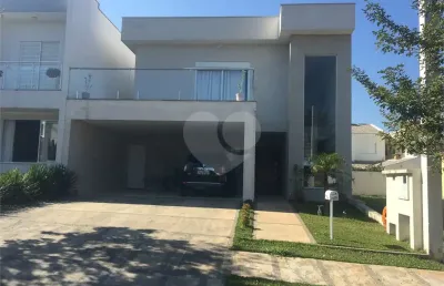 Casa em condomínio fechado com 3 quartos à venda na Lucas Nogueira Garcês, Centro, Araçoiaba da Serra