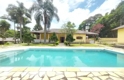 Casa em condomínio fechado com 4 quartos à venda na Rodovia Bunjiro Nakao, Centro, Ibiúna