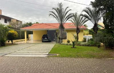 Casa em condomínio fechado com 3 quartos à venda na Lucas Nogueira Garcês, Centro, Araçoiaba da Serra