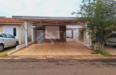 Casa a venda com 3 quartos no condominio terra nova