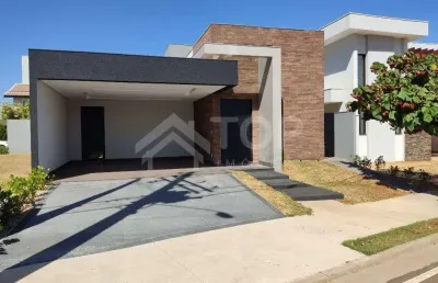 Belissima casa a venda no condominio village damha 3 , imovel novo,  3 dormitorios sendo uma suite com closet, janelas com persianas automatizadas, fino acabamento.