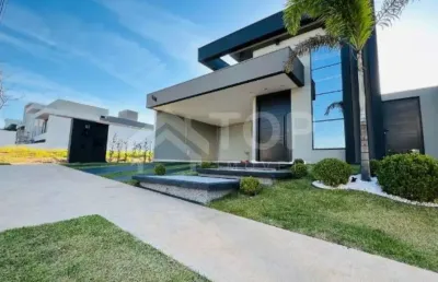 Parque faber 4- casa terrea nova, sala de pe direito duplo com 2 ambientes , cozinha com ilha e armarios planejados, area de servico com planejados, area gourmet c/planejado, piscina aquecida, 2 vagas