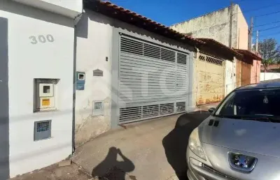 Casa de 2 dormitorios para vendas no bairro cidade aracy ii