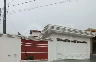 Linda casa de 3 dormitorios com 3 dormitorios com 1 suite