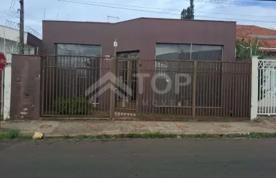 Excelente ponto comercial com mezanino em excelente localizacao 895555555
