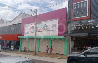 Excelente ponto comercial de grande porte, ideal para lojas e bancos