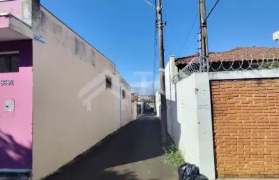 Excelente edicula em otima localizacao, em frente a escola juliano neto