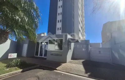 Lindo apartamento no terreo de 2 dormitorios com 1 suite, com armarios nos dormitorios, quintal e churrasqueira.