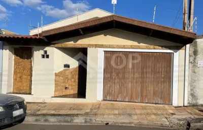 Excelente casa de 3 dormitorios, com 1 suite na melhor localizacao do bairro vila prado