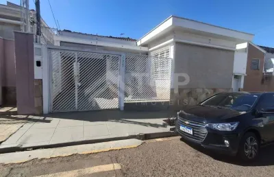 Excelente casa de 3 dormitorios com 1 suite com perfil comercial e residencial no centro da cidade