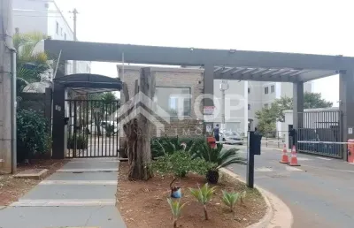 Apartamento de 2 dormitorios com armarios e churrasqueira em sao carlos