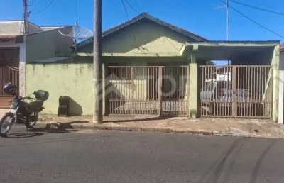 Casa em excelelte localizacao com 3 dormitorios, na vila irene