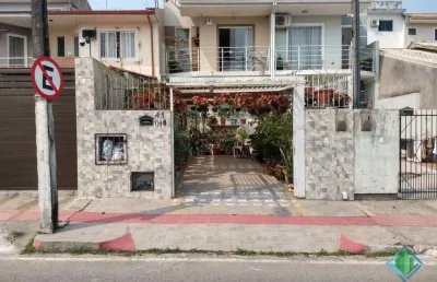 Casa com 2 quartos à venda na rua brinco de princesa, 41, forquilhas, são josé, 68 m2 por r$ 477.000