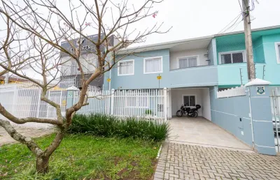 Sobrado de frente, ensolarado e arejado para a rua em ótima localização no fanny