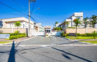 Casa em condomínio com 3 suítes com possibilidade de compra de mais um terreno no uberaba