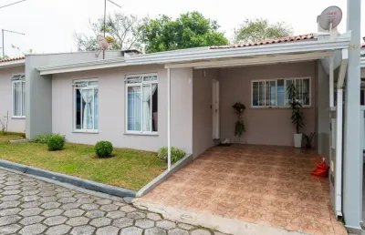 Casa térrea em condomínio com 2 quartos em ótima localização