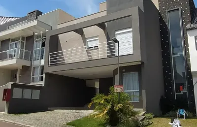 Casa em condomínio com terraço e passagem lateral  no bairro alto