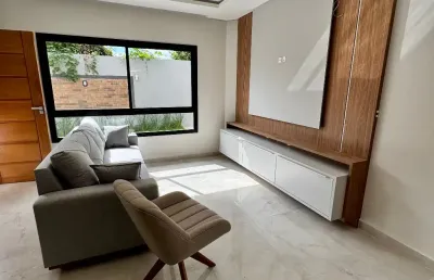 Sobrados com ótimo padrão de construção próximo a paróquia n. sra. das vitórias