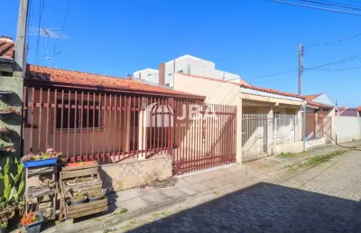 Casa térrea 2 quartos sendo 1 suite e vaga para até 2 carros - reformada
