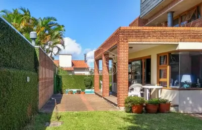 Casa com 3 quartos à venda na rua de souza júnior, 74, medianeira, porto alegre, 276 m2 por r$ 2.000.000