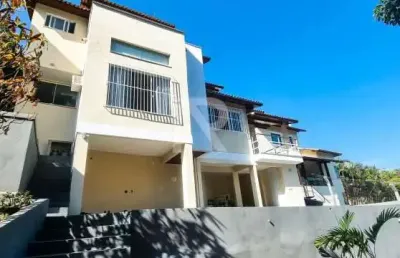 Casa em condomínio fechado com 4 quartos à venda na estrada caetano monteiro, badu, niterói, 208 m2 por r$ 980.000