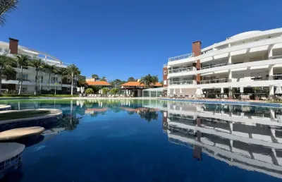 Rw - cobertura 4 suítes no marine home & resort: exclusividade e infraestrutura completa de clube à beira-mar