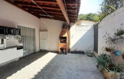 Venda de casa modelo mariana, 3 quartos sendo 2 planejados, cozinha planejada e quintal amplo no condomínio villa flora, sumaré/sp