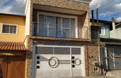 Linda casa no jardim bandeirantes com 162m2 - 2 dorms / 2 vagas