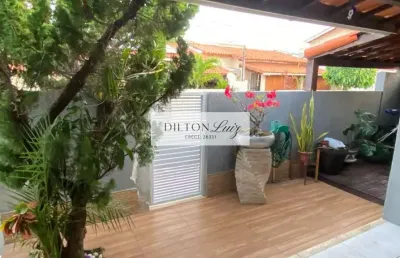 Casa em condomínio fechado com 3 quartos à venda na rodovia ba-099 - estrada do côco km 8,5, 5,3, abrantes, camaçari, 150 m2 por r$ 570.000