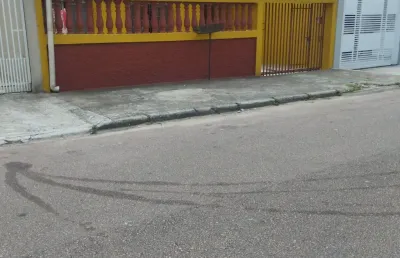 Terreno com uma casa de laje com uma redicula valor r$ 430.00 mil