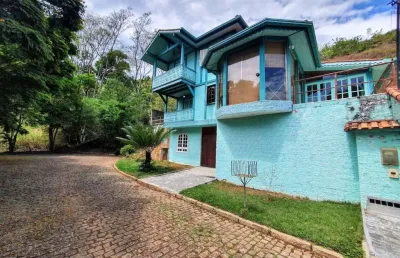 Casa com 5 dormitórios à venda, 295 m² por r$ 900.000,00 - albuquerque - teresópolis/rj