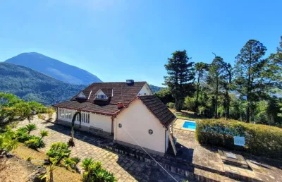 Casa com 4 dormitórios à venda, 255 m² por r$ 1.290.000,00 - fazenda alpina - teresópolis/rj