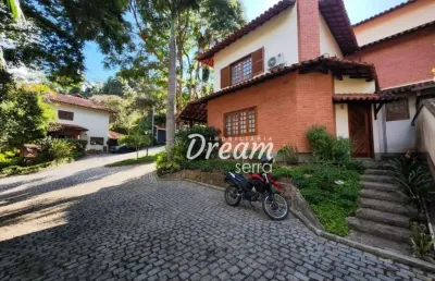 Casa com 3 dormitórios à venda, 155 m² por r$ 800.000,00 - quebra frascos - teresópolis/rj