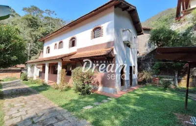 Casa com 3 dormitórios à venda, 181 m² por r$ 650.000,00 - albuquerque - teresópolis/rj