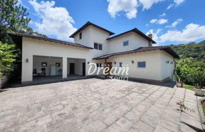Casa com 4 dormitórios à venda, 269 m² por r$ 1.700.000,00 - albuquerque - teresópolis/rj