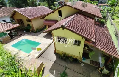 Casa com 3 dormitórios à venda, 131 m² por r$ 1.650.000,00 - santa cecília - teresópolis/rj