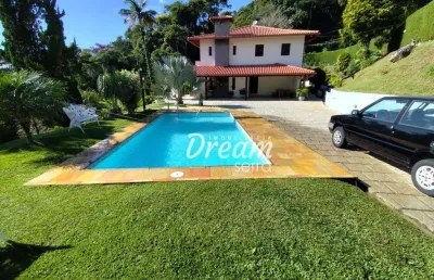 Casa com 4 dormitórios para alugar, 739 m² por r$ 11.412,82/mês - iucas - teresópolis/rj