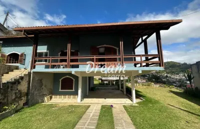 Casa com 4 dormitórios à venda, 205 m² por r$ 998.000,00 - golfe - teresópolis/rj